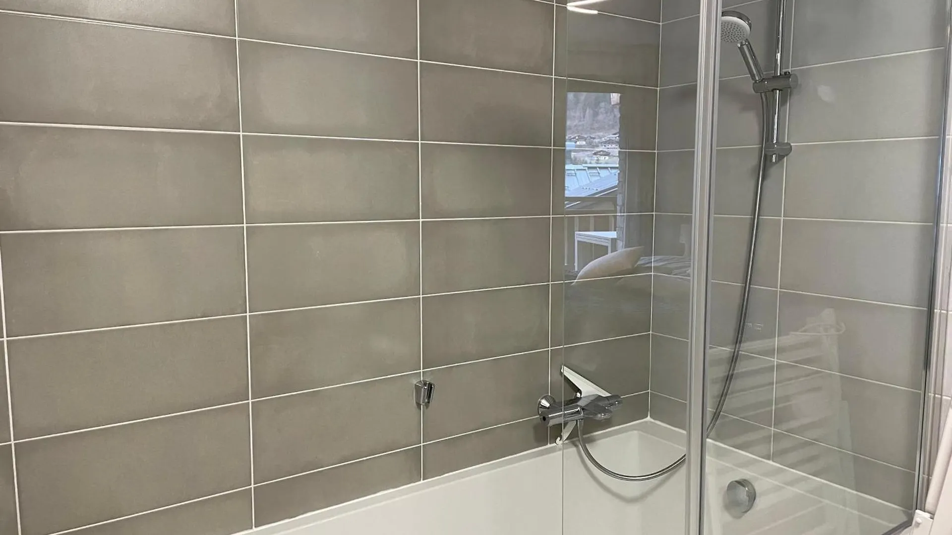 Appartement Neuf 3 Pieces Avec Parking Et Wi-Fi A Morzine - Fr-1-754-92 Apartment