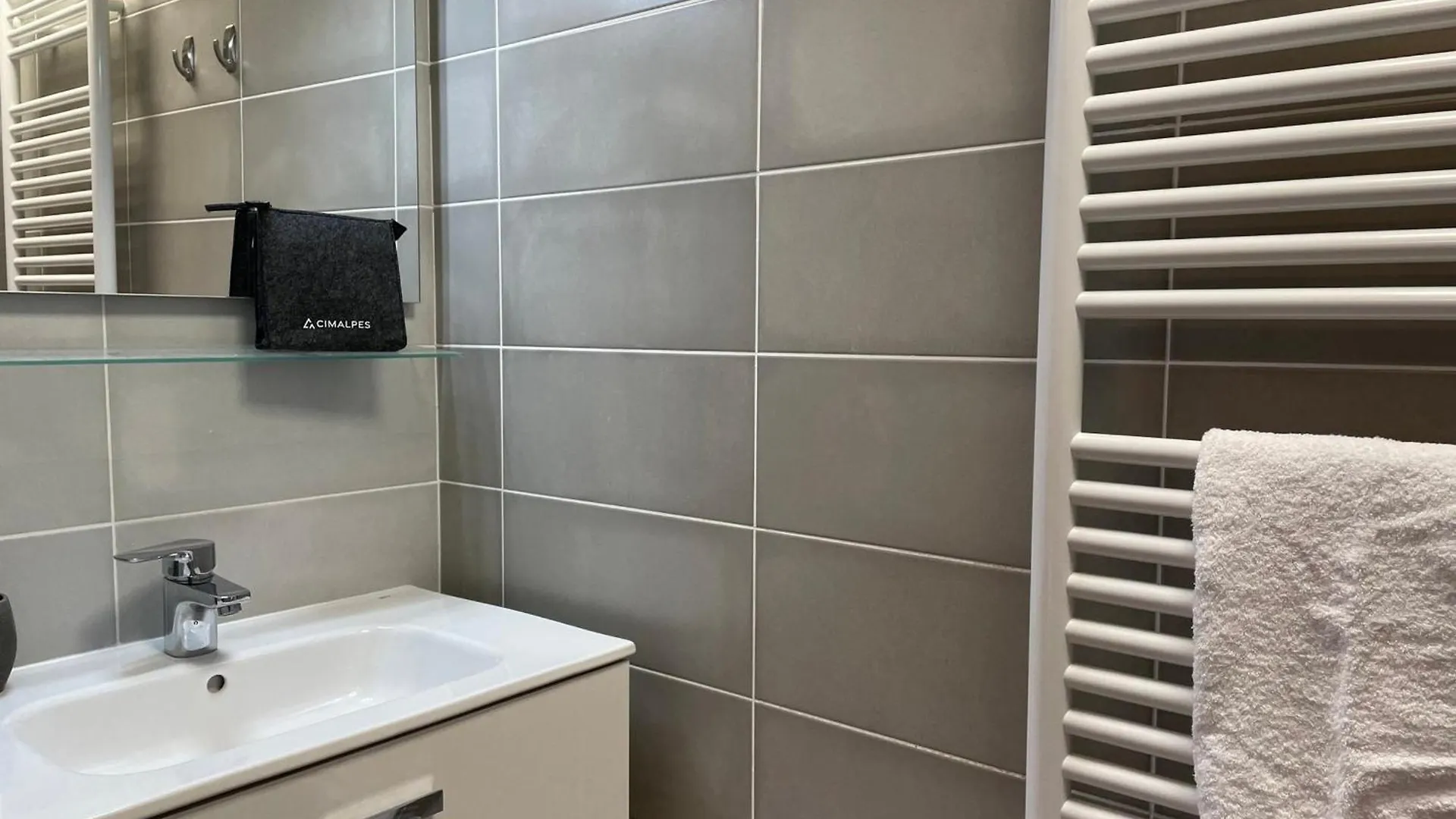 Appartement Neuf 3 Pieces Avec Parking Et Wi-Fi A Morzine - Fr-1-754-92 0*,  France