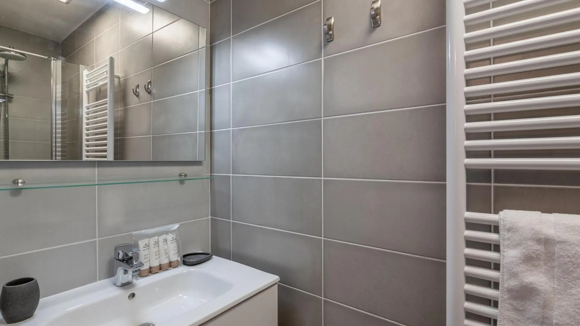Appartement Neuf 3 Pieces Avec Parking Et Wi-Fi A Morzine - Fr-1-754-92