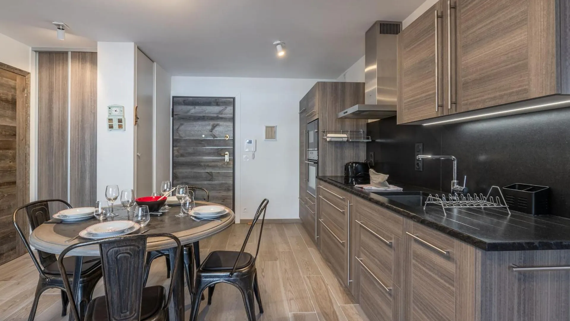 Appartement Neuf 3 Pieces Avec Parking Et Wi-Fi A Morzine - Fr-1-754-92 Apartment